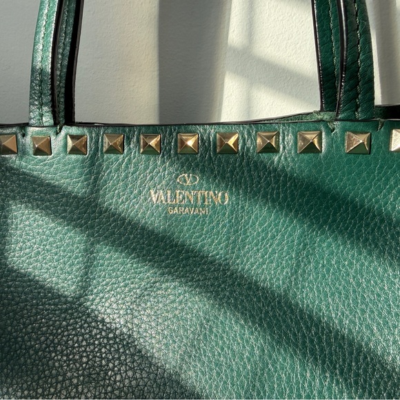 Valentino Garavani Rockstud Leather Tote Bag in rare Forest Green - Authentic - Picture 3 of 5